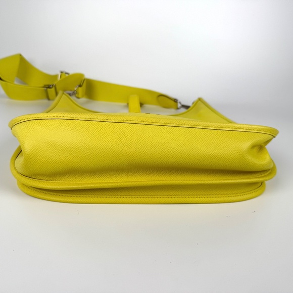 HERMES Evelyne III 33 GM Lime Yellow Epsom Leather Crossbody Bag - Picture 6 of 12